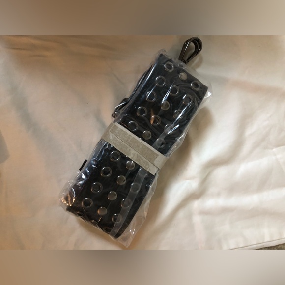 AKIRA NEVER LET YOU CROC STYLE HANDBAG - Picture 10 of 10